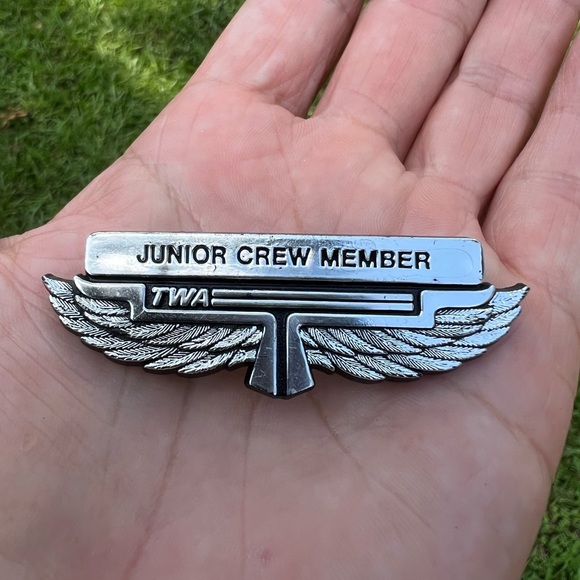 Vintage 1970s TWA Airlines Junior Crew Member Wings Pin Made by Stoffel Seals - Picture 5 of 15